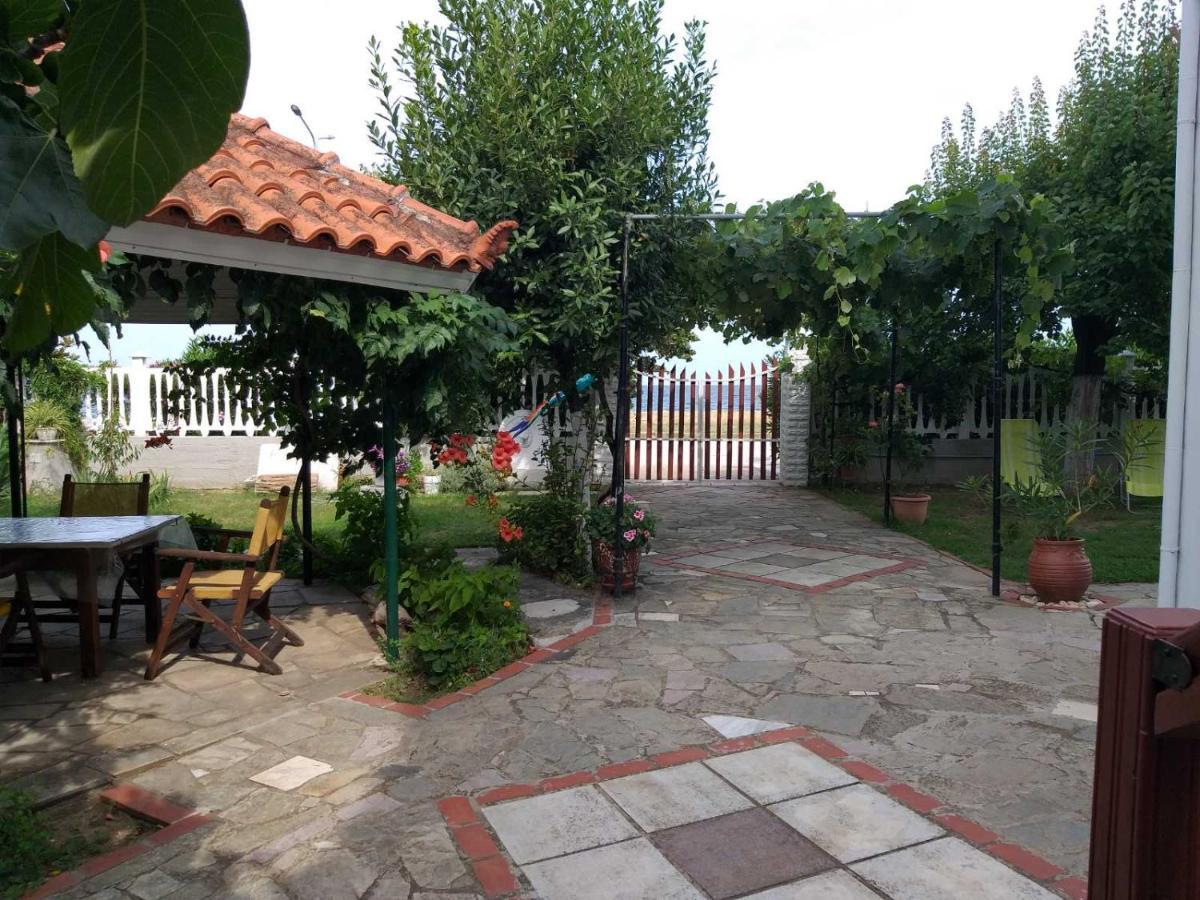 Villa Iris Nea Vrasna Bagian luar foto