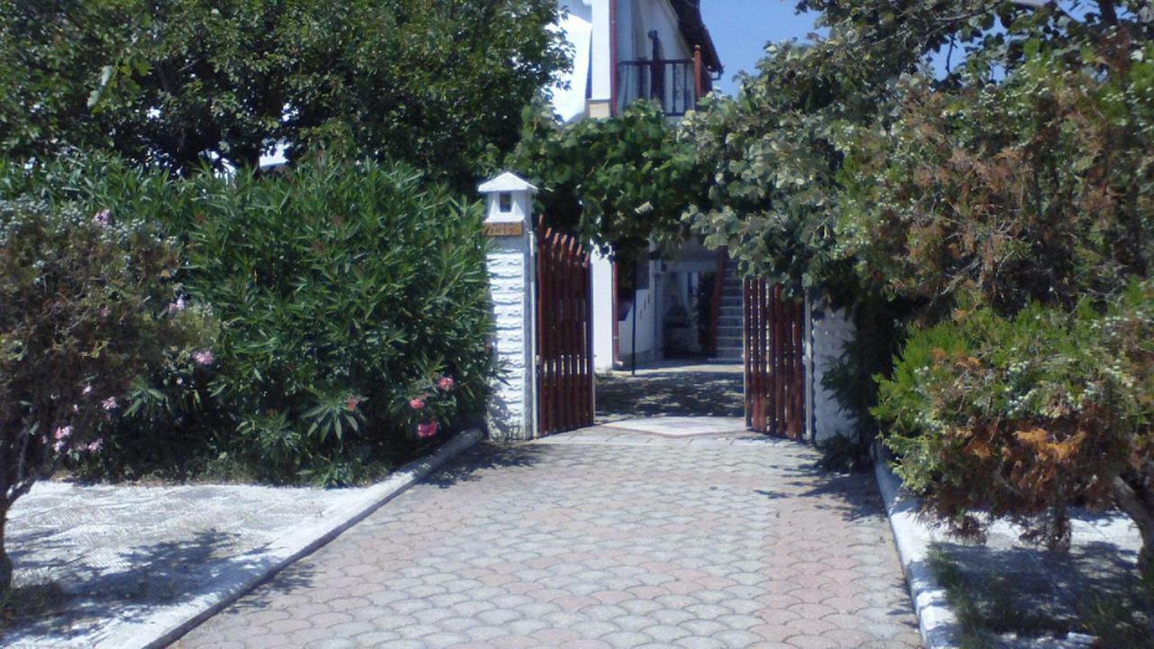 Villa Iris Nea Vrasna Bagian luar foto